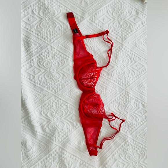 La perla bra. Authentic. Sexy. Size 34C. Bright red colour, lace bra. Like new. - Picture 6 of 7